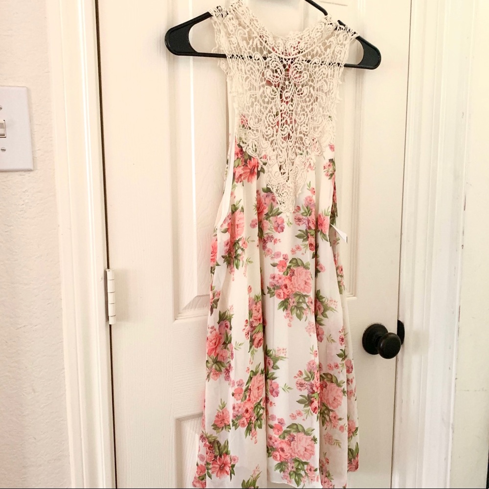 NEW Windsor Floral Lace Top